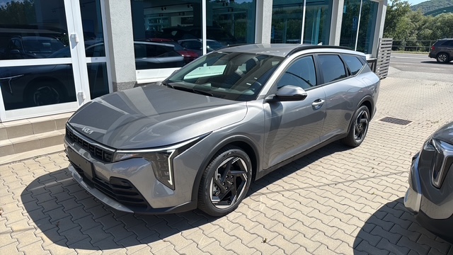 Kia K4